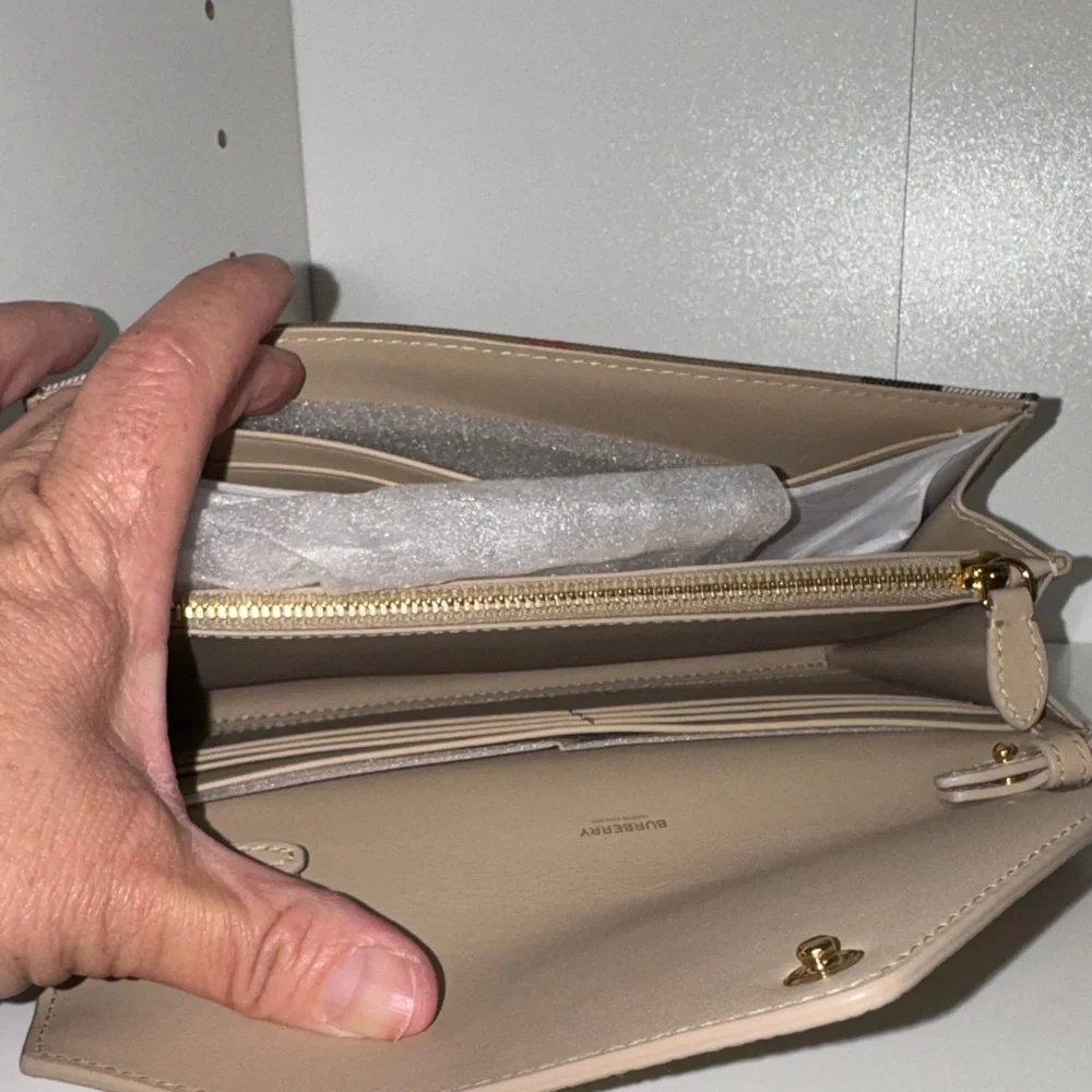 Burberry Beige Leather & Vintage Check Envelope Crossbody - Picture 4 of 7